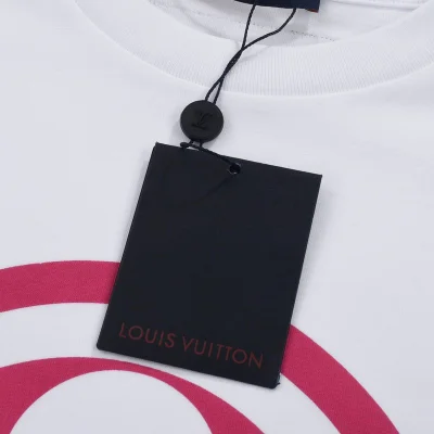Футболка Louis Vuitton Pink Flower Print "White" фото № 5 Футболка Louis Vuitton Pink Flower Print "White" фото № 5