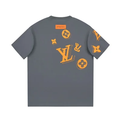 Футболка Louis Vuitton With An Orange Logo With People Hanging From It "Gray" фото № 2