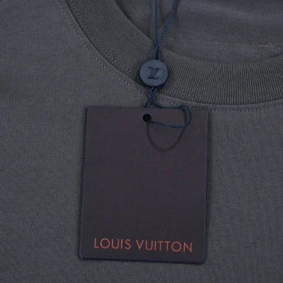 Футболка Louis Vuitton With An Orange Logo With People Hanging From It "Gray" фото № 5