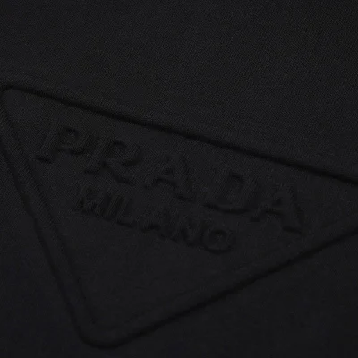 Футболка Prada Solid Color With Triangular Logo "Black" фото № 8 Футболка Prada Solid Color With Triangular Logo "Black" фото № 8