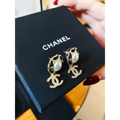 Серьги Chanel Logo Symbol Under Pearl "Gold" фото № 6
