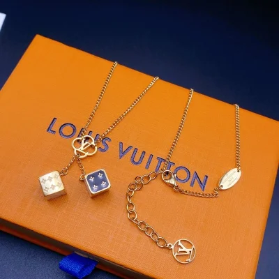 Подвеска Louis Vuitton Decoration With Logo - Dice "Gold" фото № 3