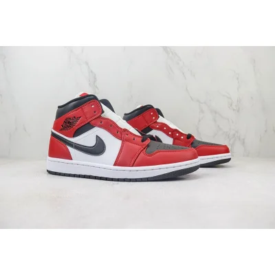 Air Jordan 1 Mid "Chicago/Black Toe" фото № 6 Air Jordan 1 Mid "Chicago/Black Toe" фото № 6