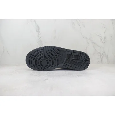 Air Jordan 1 Mid "Chicago/Black Toe" фото № 8 Air Jordan 1 Mid "Chicago/Black Toe" фото № 8