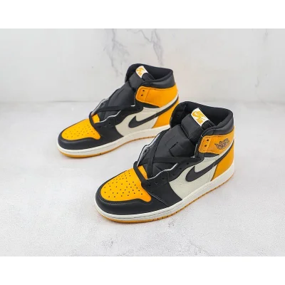 Air Jordan 1 High OG "Yellow Toe" фото № 5