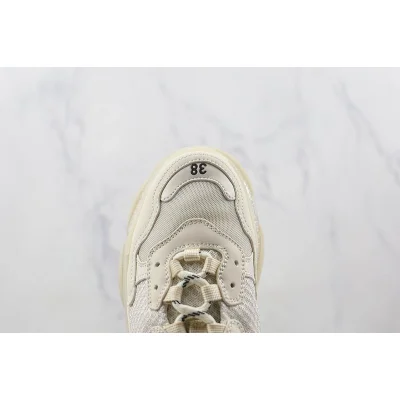 Balenciaga Triple S "Cream White/Light Beige" фото № 4 Balenciaga Triple S "Cream White/Light Beige" фото № 4