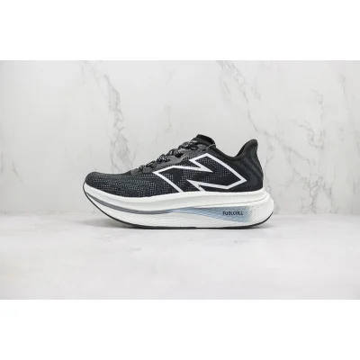 New Balance FuelCell RC Elite V3 "Black/White" фото № 2
