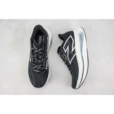 New Balance FuelCell RC Elite V3 "Black/White" фото № 6