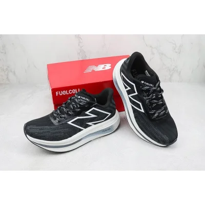 New Balance FuelCell RC Elite V3 "Black/White" фото № 7