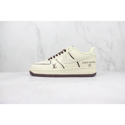 Louis Vuitton x Nike Air Force 1 Low "Cream White/Brown/Hatching" фото № 2 Louis Vuitton x Nike Air Force 1 Low "Cream White/Brown/Hatching" фото № 2