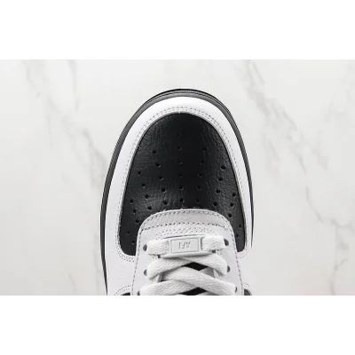 Nike Air Force 1 Low "White/Black/Panda" фото № 4