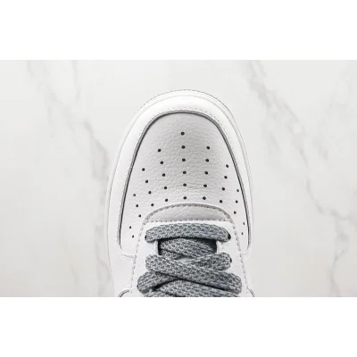 Nike Air Force 1 Low "White/Light Grey" фото № 4 Nike Air Force 1 Low "White/Light Grey" фото № 4