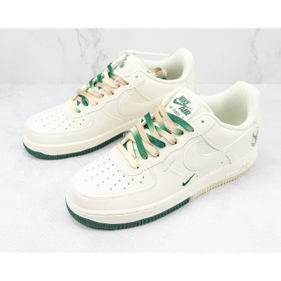 Milwaukee Bucks x Nike Air Force 1 Low "White Champaigne/George Green" фото № 5 Milwaukee Bucks x Nike Air Force 1 Low "White Champaigne/George Green" фото № 5