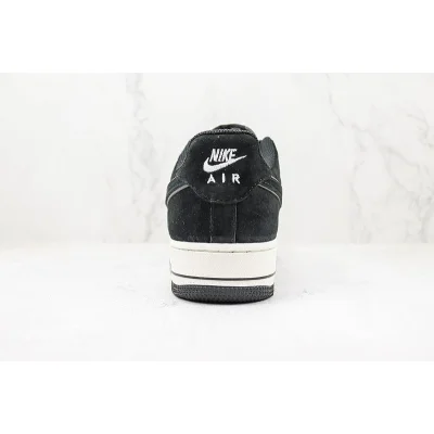 Nike Air Force 1 Low "Suede Black/White/Reflective" фото № 9 Nike Air Force 1 Low "Suede Black/White/Reflective" фото № 9