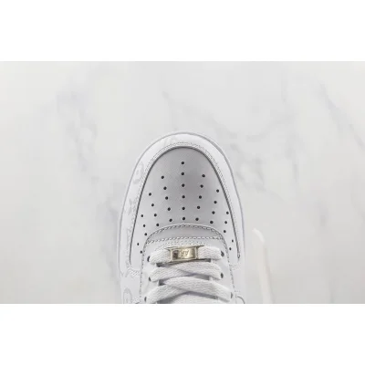 Louis Vuitton x Nike Air Force 1 Low "White/Grey" фото № 4 Louis Vuitton x Nike Air Force 1 Low "White/Grey" фото № 4