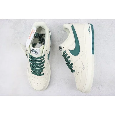 Nike Air Force 1 Low "Malachite Green" фото № 7 Nike Air Force 1 Low "Malachite Green" фото № 7