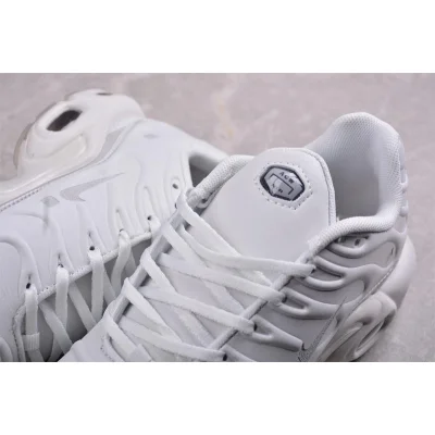 A-Cold-Wall* x Nike Air Max Plus "Platinum Tint" фото № 8 A-Cold-Wall* x Nike Air Max Plus "Platinum Tint" фото № 8
