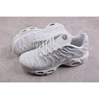 A-Cold-Wall* x Nike Air Max Plus "Platinum Tint" фото № 6 A-Cold-Wall* x Nike Air Max Plus "Platinum Tint" фото № 6