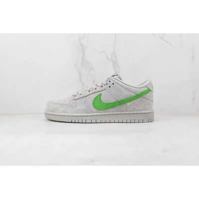 Nike Dunk Low "Green Wolf" фото № 2