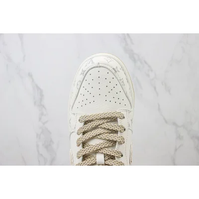 Louis Vuitton x Nike Dunk Low "White/Havana Cream/Monogram" фото № 4