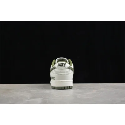 Undefeated x Nike SB Dunk Low "White/Green" фото № 5 Undefeated x Nike SB Dunk Low "White/Green" фото № 5