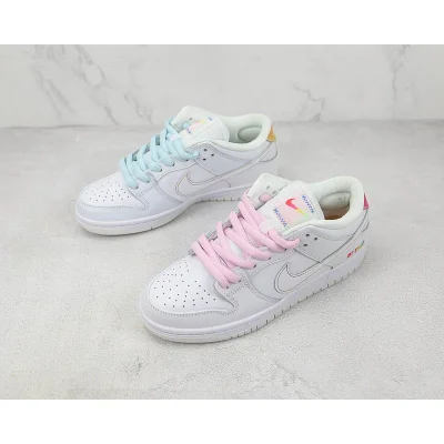 Nike Dunk Low "Be True" фото № 5 Nike Dunk Low "Be True" фото № 5