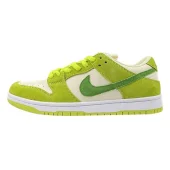 Nike SB Dunk Low "Pro Sour Apple"