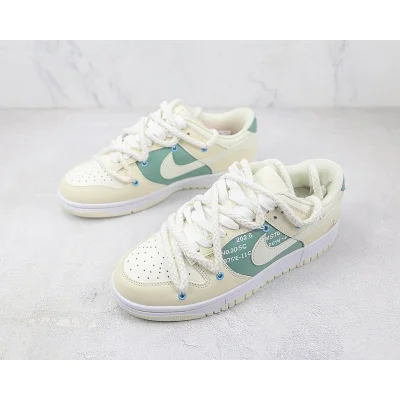 Nike Dunk Low "Coconut Milk/Green" фото № 5 Nike Dunk Low "Coconut Milk/Green" фото № 5