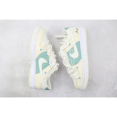 Nike Dunk Low "Coconut Milk/Green" фото № 6 Nike Dunk Low "Coconut Milk/Green" фото № 6