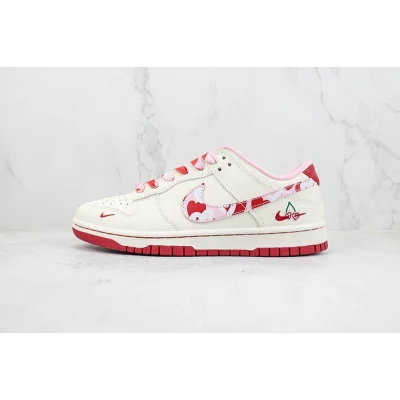 Nike Dunk Low "Valentine's Day" фото № 2
