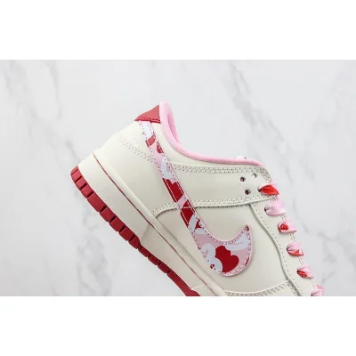 Nike Dunk Low "Valentine's Day" фото № 3