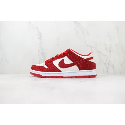 Nike Dunk Low Premium SB "Valentine's Day" фото № 2