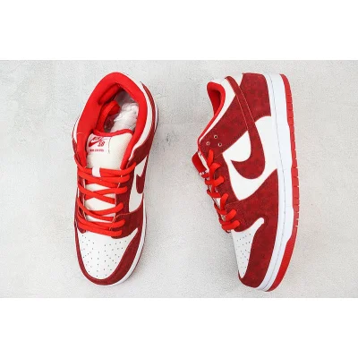 Nike Dunk Low Premium SB "Valentine's Day" фото № 6