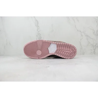 Tagz Footwear x Nike Dunk Low "Pink Lobster" фото № 8