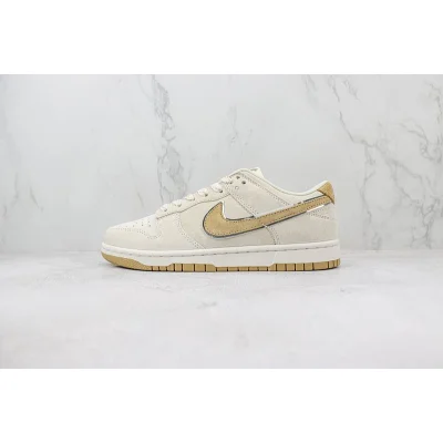 Nike Dunk Low "Pearl White/Beige/Silver Swoosh" фото № 2 Nike Dunk Low "Pearl White/Beige/Silver Swoosh" фото № 2