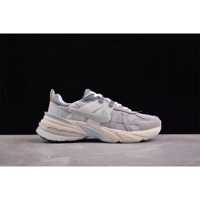 Nike V2K Run "Light Bone Metallic Platinum" фото № 2