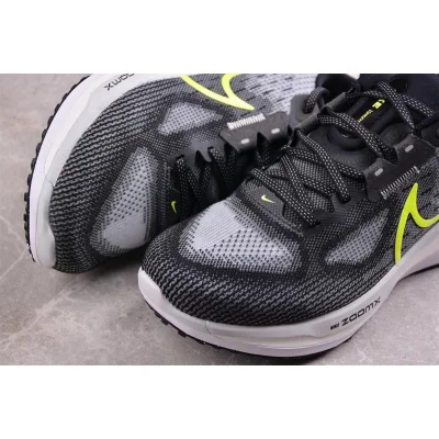 Nike Vomero 17 "Black/Light Smoke/Grey" фото № 7