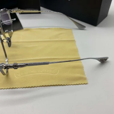 Оправа для очков Chrome Hearts Aviator Shaped Frame With Patterns "Silver" фото № 7 Оправа для очков Chrome Hearts Aviator Shaped Frame With Patterns "Silver" фото № 7