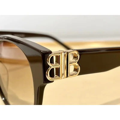 Солнцезащитные очки Balenciaga Temples Decorated By Gold Letters "Brown" фото № 6 Солнцезащитные очки Balenciaga Temples Decorated By Gold Letters "Brown" фото № 6