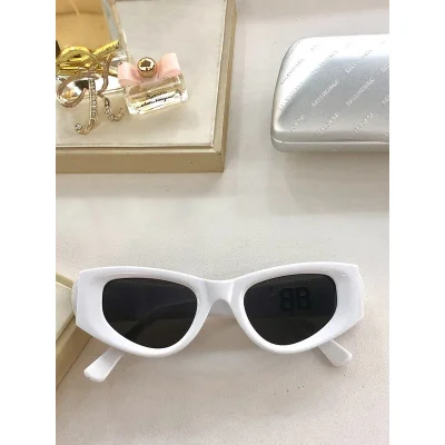 Солнцезащитные очки Balenciaga Wide Frame And Temples "White" фото № 2