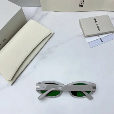 Солнцезащитные очки Gentle Monster Decorated By Lines And Dots "Gray" фото № 3