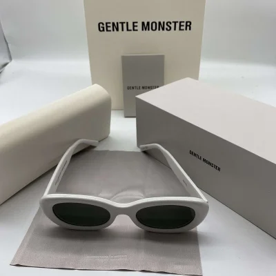 Солнцезащитные очки Gentle Monster Temples Decorated By Stripes "White" фото № 9