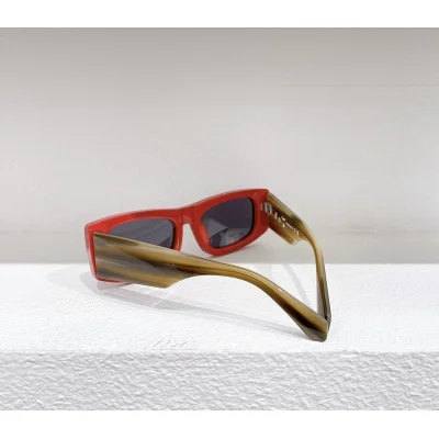 Солнцезащитные очки Off White Colorful Frame And Wide Temples "Red" фото № 2 Солнцезащитные очки Off White Colorful Frame And Wide Temples "Red" фото № 2