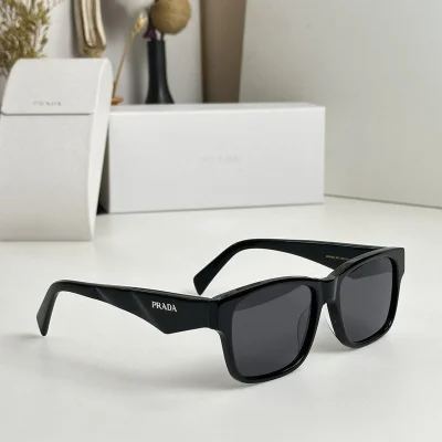 Солнцезащитные очки Prada Frame With Triangle And Logo "Black" фото № 3