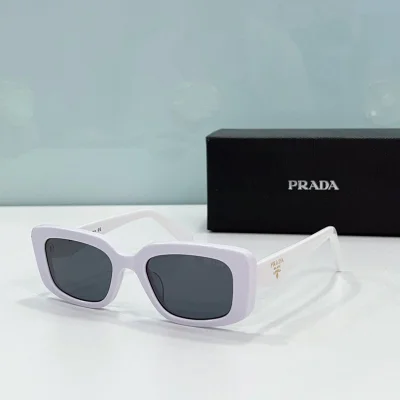 Солнцезащитные очки Prada Square Temples With Logo And Small Inscription "White" фото № 2