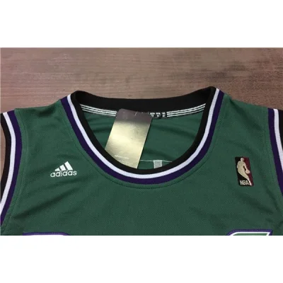 Баскетбольная Джерси Adidas Milwaukee Bucks 16 №34 Giannis Antetokounmpo "Green" фото № 7 Баскетбольная Джерси Adidas Milwaukee Bucks 16 №34 Giannis Antetokounmpo "Green" фото № 7