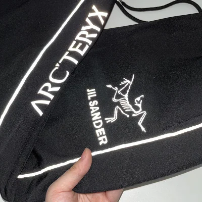 Штаны Arcteryx Reflective Skeleton Logo "Black" фото № 4 Штаны Arcteryx Reflective Skeleton Logo "Black" фото № 4