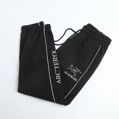 Штаны Arcteryx Reflective Skeleton Logo "Black" фото № 6 Штаны Arcteryx Reflective Skeleton Logo "Black" фото № 6