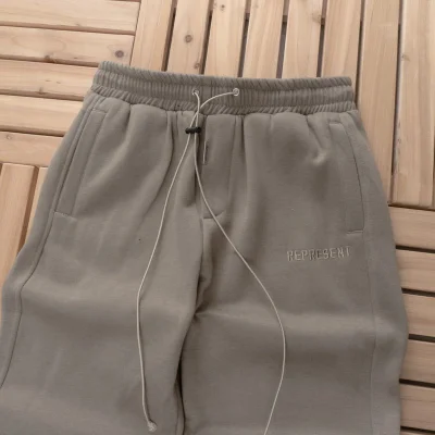 Спортивные штаны Represent Full Logo "Gray" фото № 8 Спортивные штаны Represent Full Logo "Gray" фото № 8
