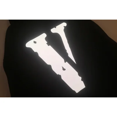 Худи Vlone Reflective Logo And Lettering "Black" фото № 7 Худи Vlone Reflective Logo And Lettering "Black" фото № 7